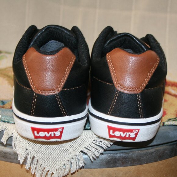 Levis Comfort Sneakers - Picture 7 of 9